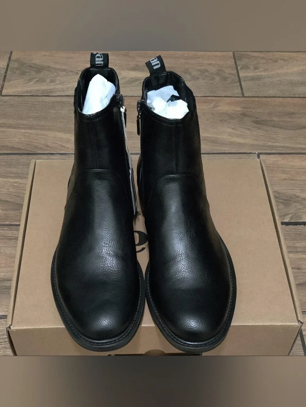 NWOT V.gan Frisee Inside Zip Boots Men's Black Leather Chelsea Boots Size 8